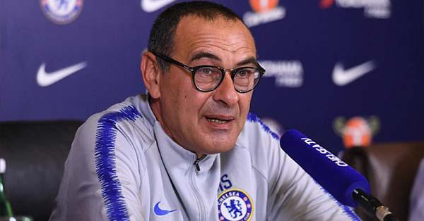 เมาริซิโอ ซาร์รี่ (Maurizio Sarri)  ผู้จัดการทีมเชลซี